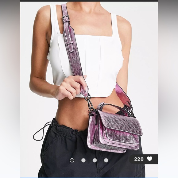 💓HVISK Renei Vegan Leather Crossbody Metallic Bag💓ASOS - Picture 1 of 7